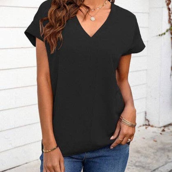NWT V‑Neck Short Sleeve Blouse Black Women’s Everyday Top Size Medium - Picture 3 of 3